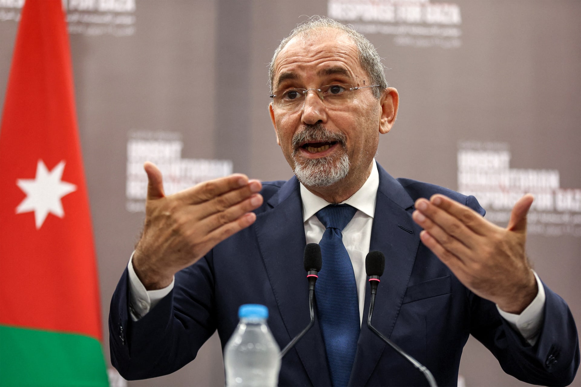 الصفدي  يدعو لرفع  القيود الإسرائيلية عن إدخال المساعدات إلى غزة